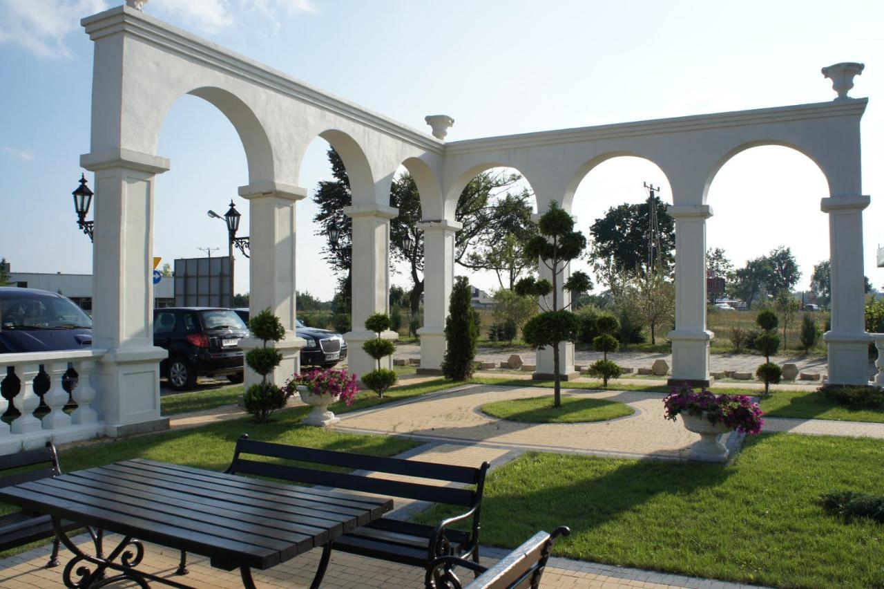 Villa Demetrios Kaluszyn  Buitenkant foto